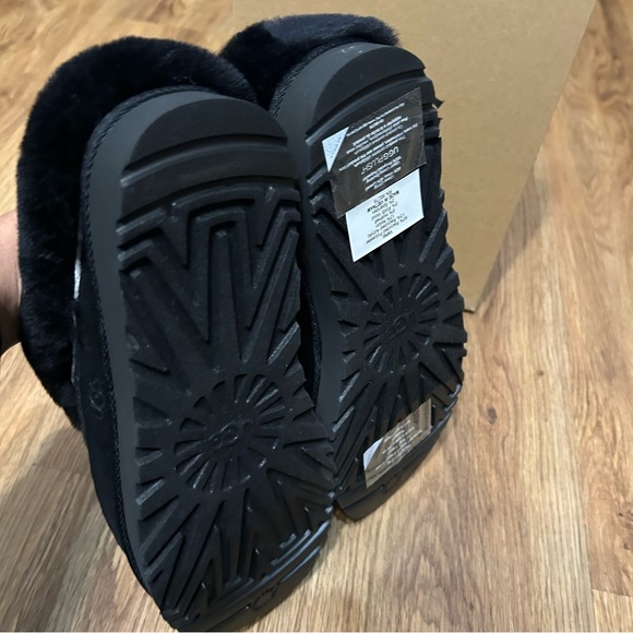 UGG black fur wool winter slippers slides shoes women’s 8 new in box - Picture 5 of 10